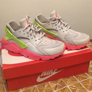 Nike Womens Air Huarache Run